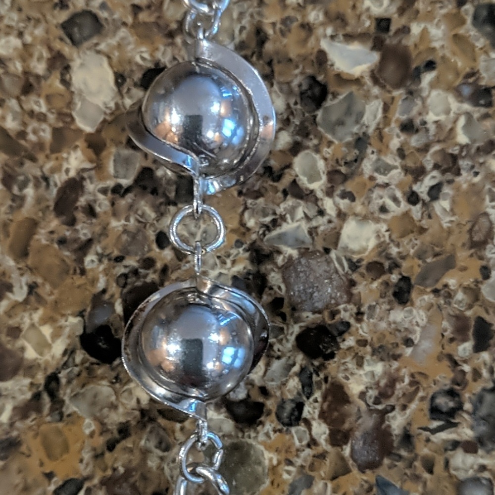 Necklace - stomach length, silver color. - Picture 2 of 4